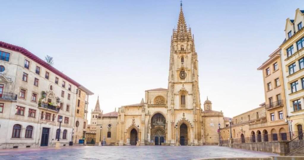 A Catedral de San Salvador de Oviedo, ponto de partida do Caminho Primitivo