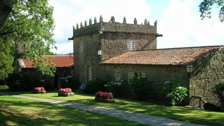 Galician pazo on the Camino from Sarria to Santiago